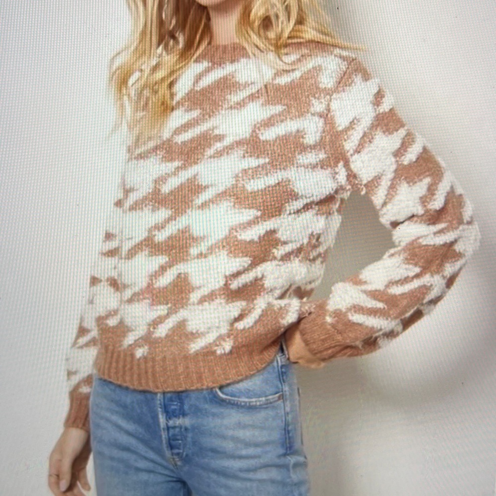 Line & Dot Houndstooth Plush Sweater in Toffee & Ivory NWT